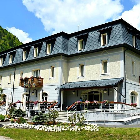 Hotel Saisera Valbruna Kültér fotó