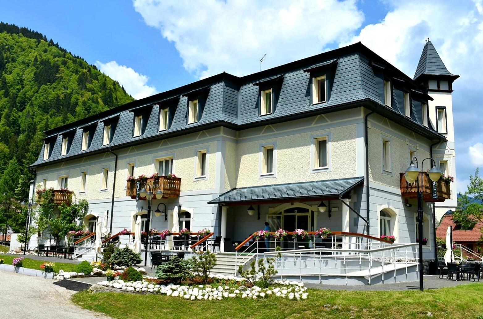 Hotel Saisera Valbruna Kültér fotó