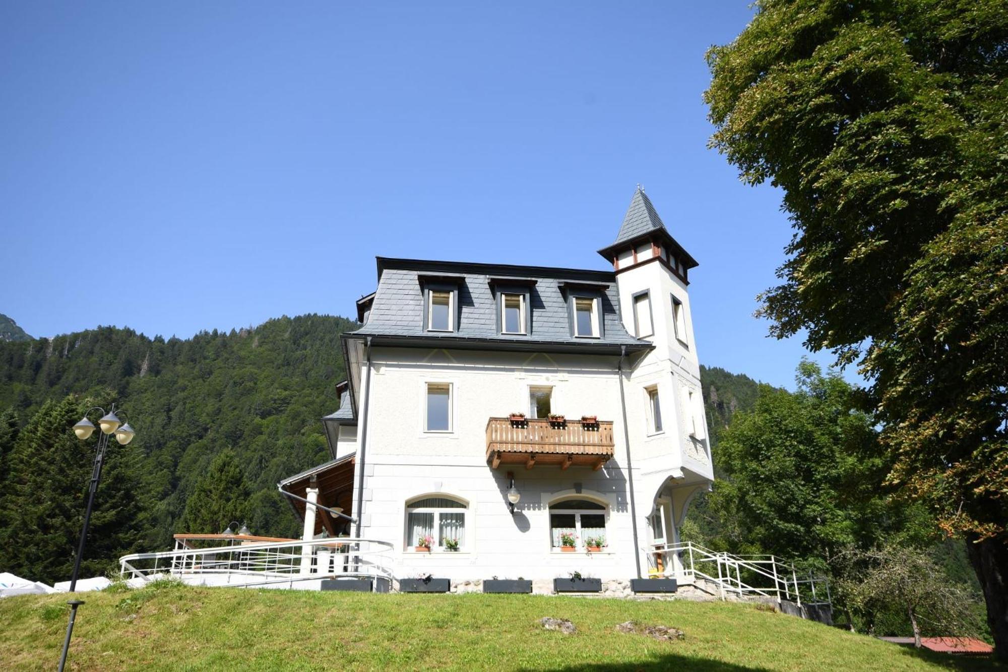 Hotel Saisera Valbruna Kültér fotó
